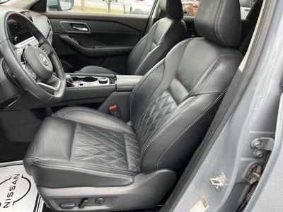 2022 Nissan Rogue AWD Platinum