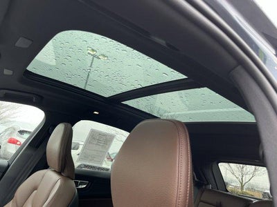 2023 Volvo XC60 Recharge Plug-In Hybrid T8 eAWD PHEV Plus Dark Theme