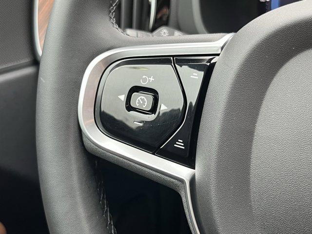 2023 Volvo XC60 Recharge Plug-In Hybrid T8 eAWD PHEV Plus Dark Theme