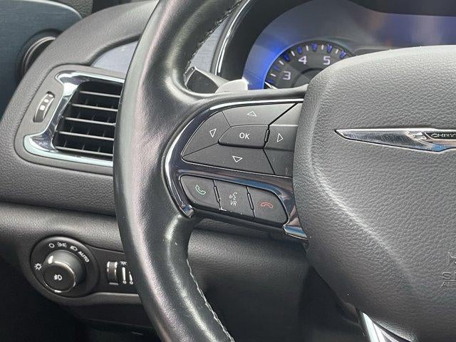 2015 Chrysler 200 4dr Sdn S FWD