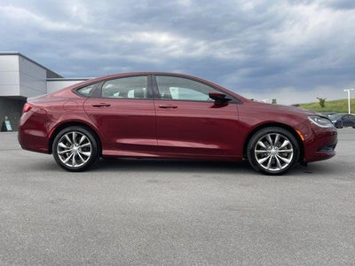 2015 Chrysler 200 4dr Sdn S FWD
