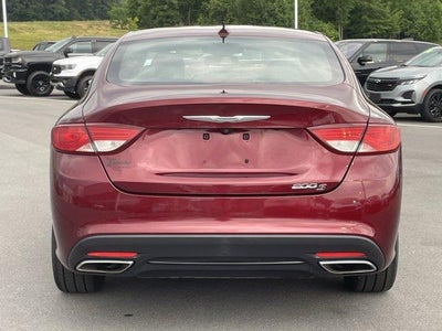 2015 Chrysler 200 4dr Sdn S FWD