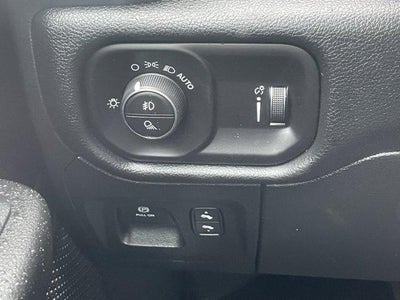 2022 RAM 1500 Big Horn 4x4 Crew Cab 5'7" Box