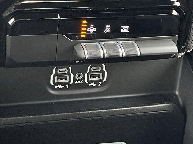 2023 RAM 1500 Limited 4x4 Crew Cab 5'7" Box