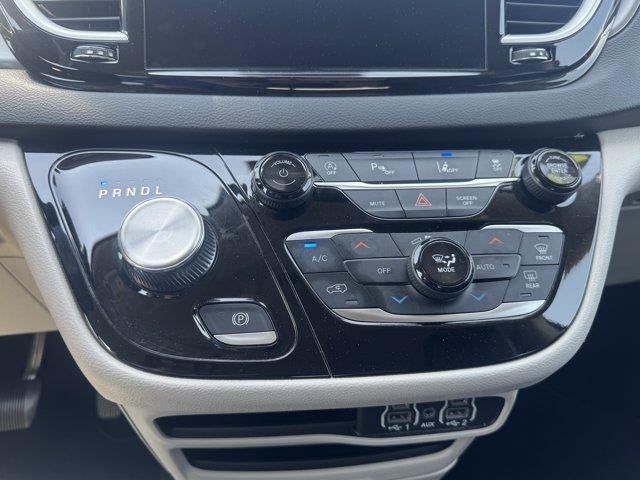 2023 Chrysler Pacifica Touring L FWD