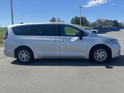 2024 Chrysler Pacifica Touring L FWD
