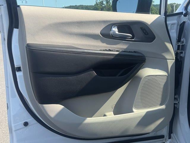 2024 Chrysler Pacifica Touring L FWD