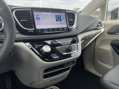 2024 Chrysler Pacifica Touring L FWD