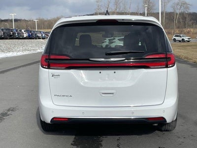 2024 Chrysler Pacifica Touring L FWD