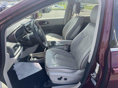 2017 Chrysler Pacifica Limited FWD