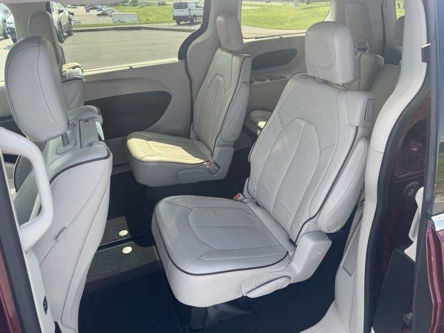 2017 Chrysler Pacifica Limited FWD