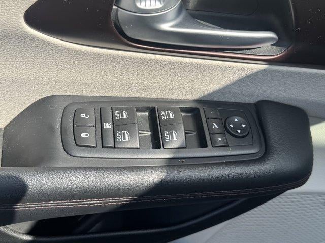 2017 Chrysler Pacifica Limited FWD