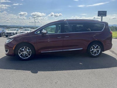 2017 Chrysler Pacifica Limited FWD