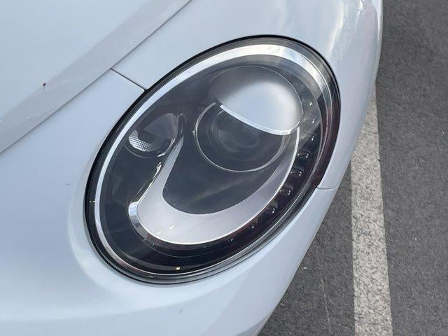 2014 Volkswagen Beetle 2dr DSG 2.0T Turbo R-Line PZEV