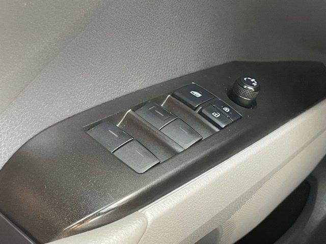 2021 Toyota Camry SE Auto AWD (Natl)