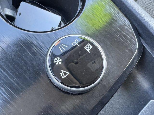 2025 Nissan Rogue AWD SV