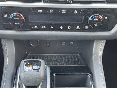 2025 Nissan Pathfinder SL 4WD
