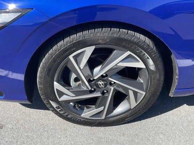 2024 Hyundai ELANTRA SEL IVT