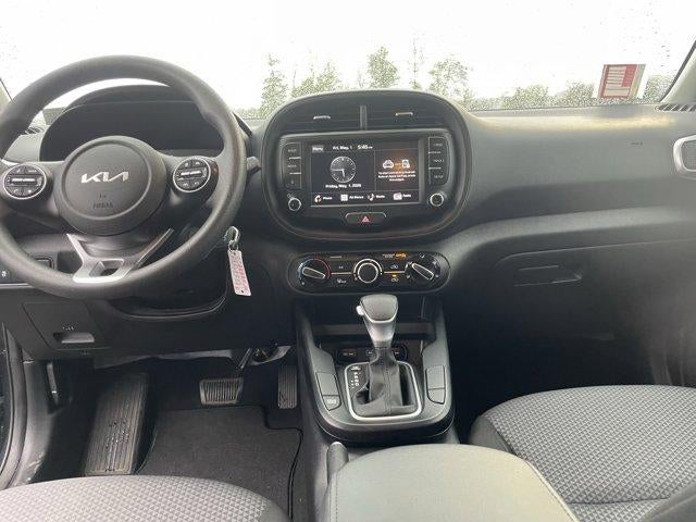 2024 Kia Soul LX IVT