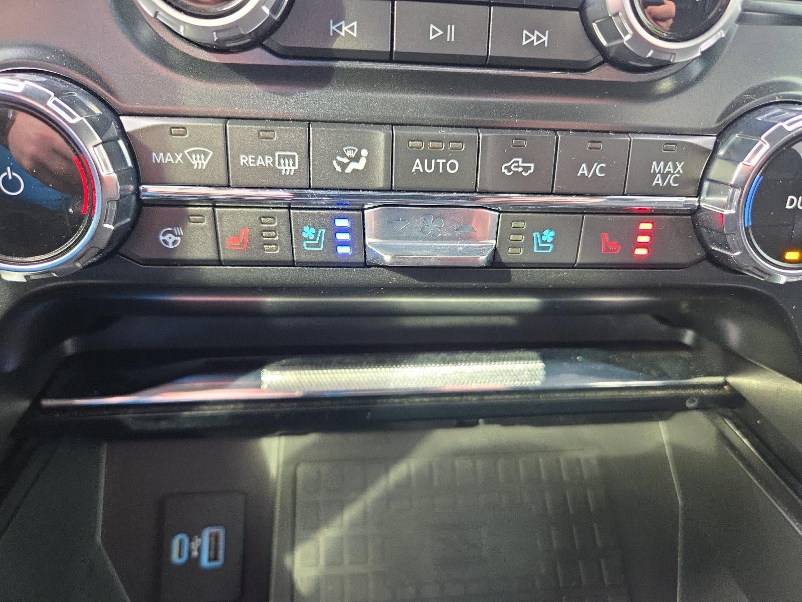 2022 Ford F-150 LARIAT 4WD SuperCrew 5.5' Box