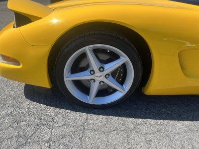 2004 Chevrolet Corvette Base