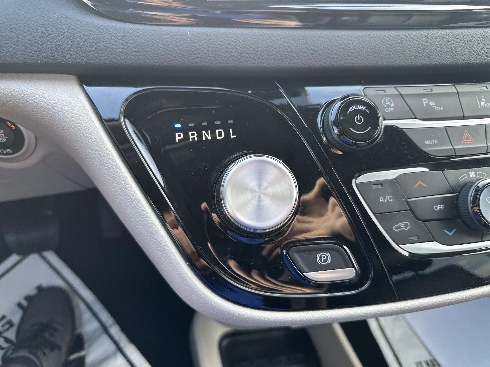 2023 Chrysler Pacifica Touring L FWD