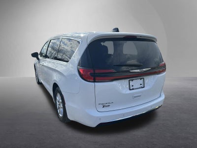 2023 Chrysler Pacifica Touring L FWD