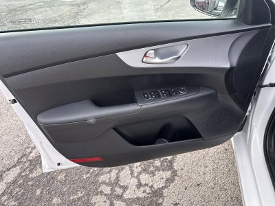 2024 Kia Forte LXS IVT