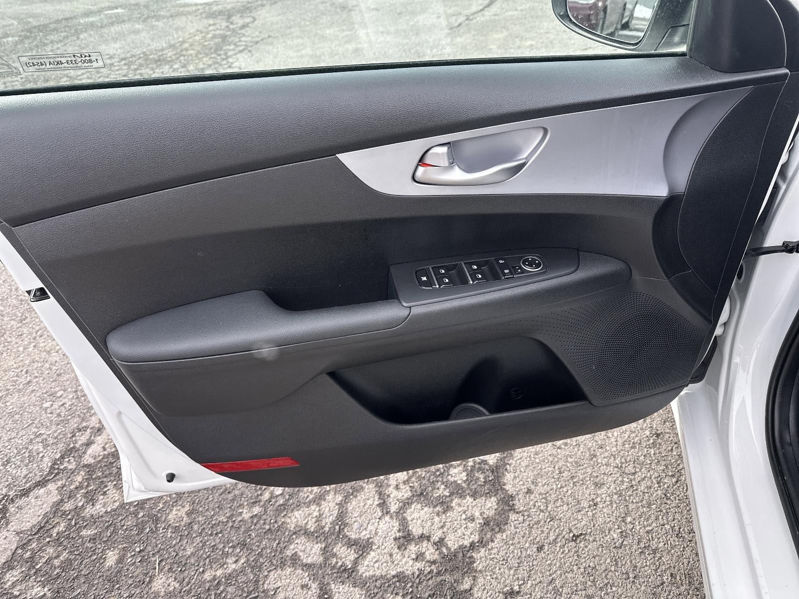 2024 Kia Forte LXS IVT