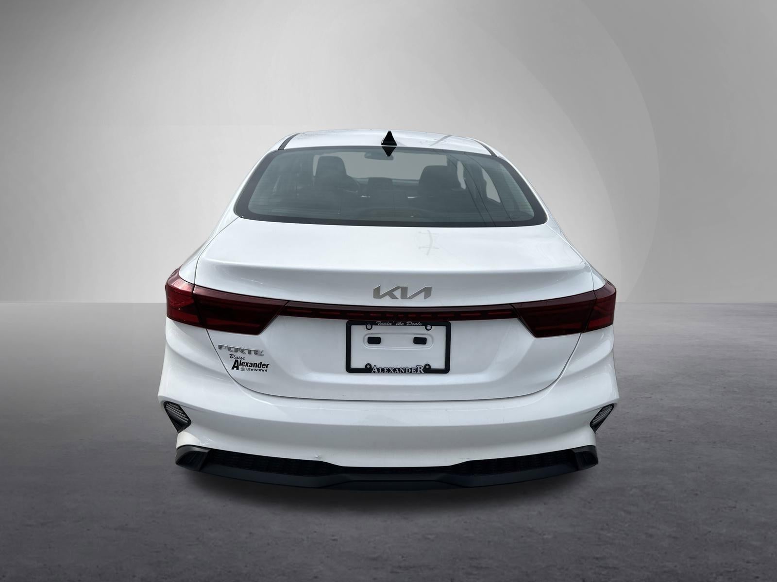 2024 Kia Forte LXS IVT