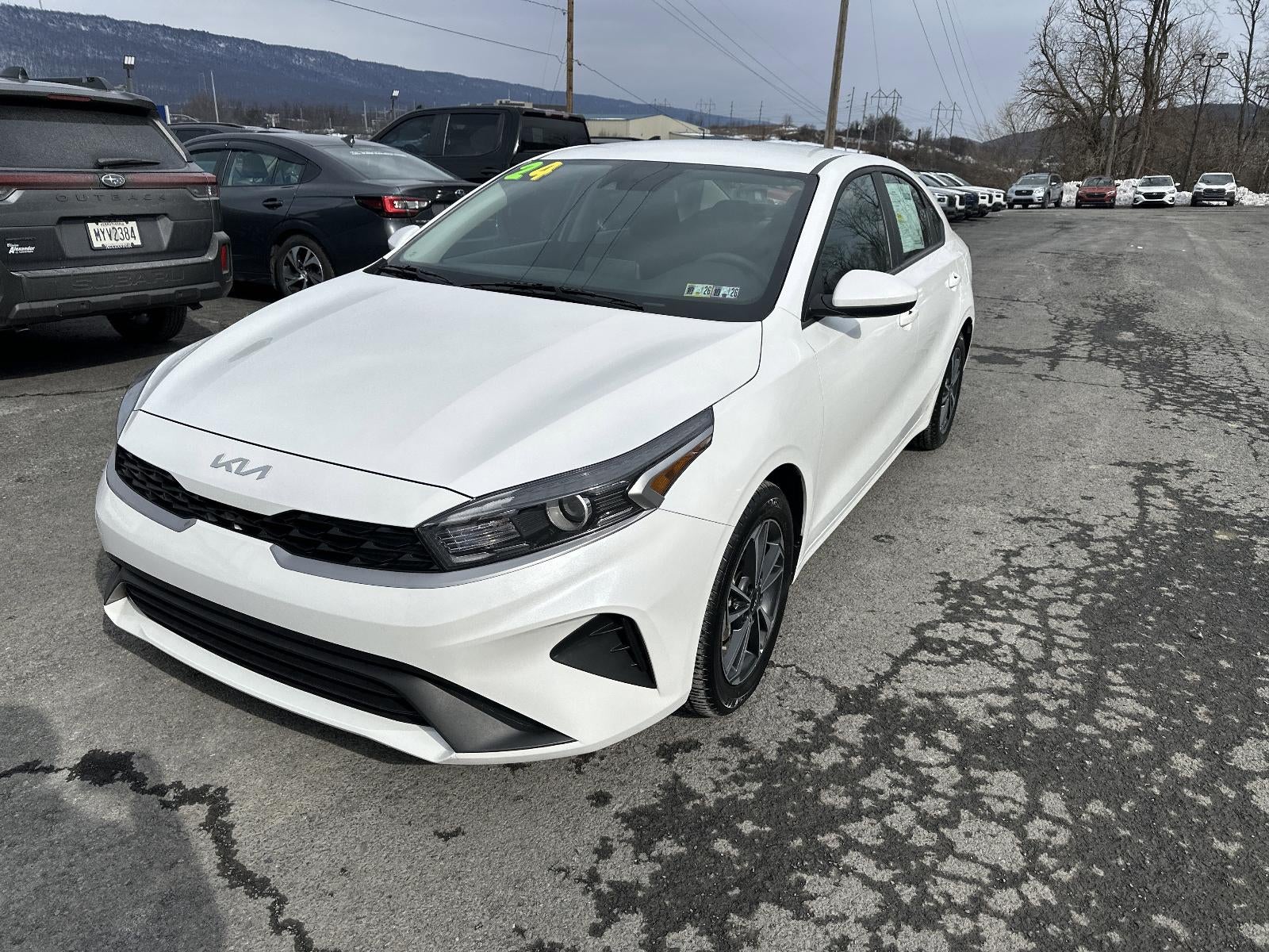 2024 Kia Forte LXS IVT