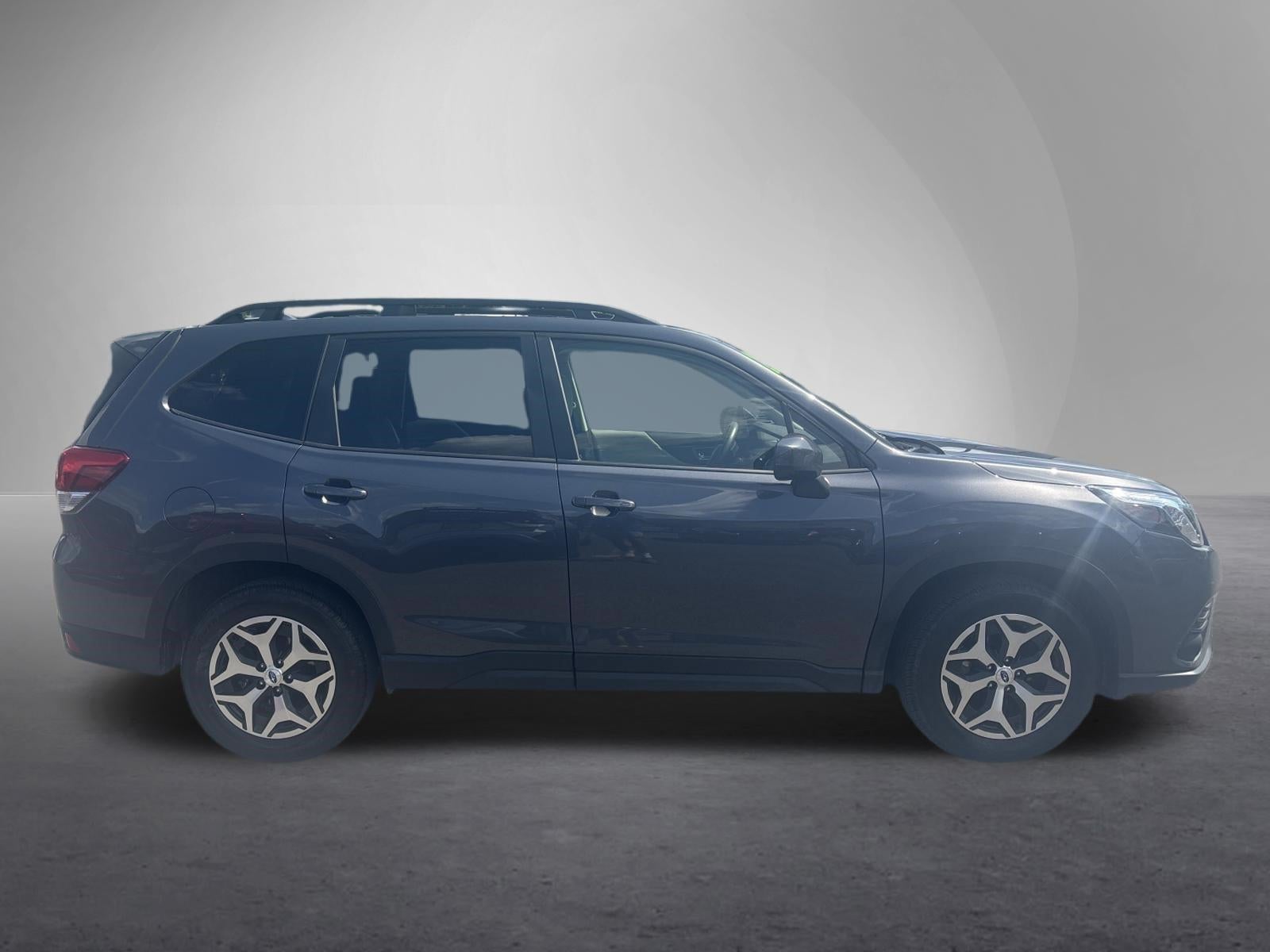 2022 Subaru Forester Premium CVT