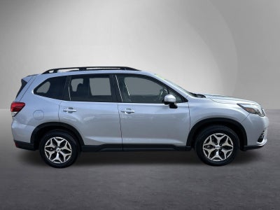 2023 Subaru Forester Premium CVT