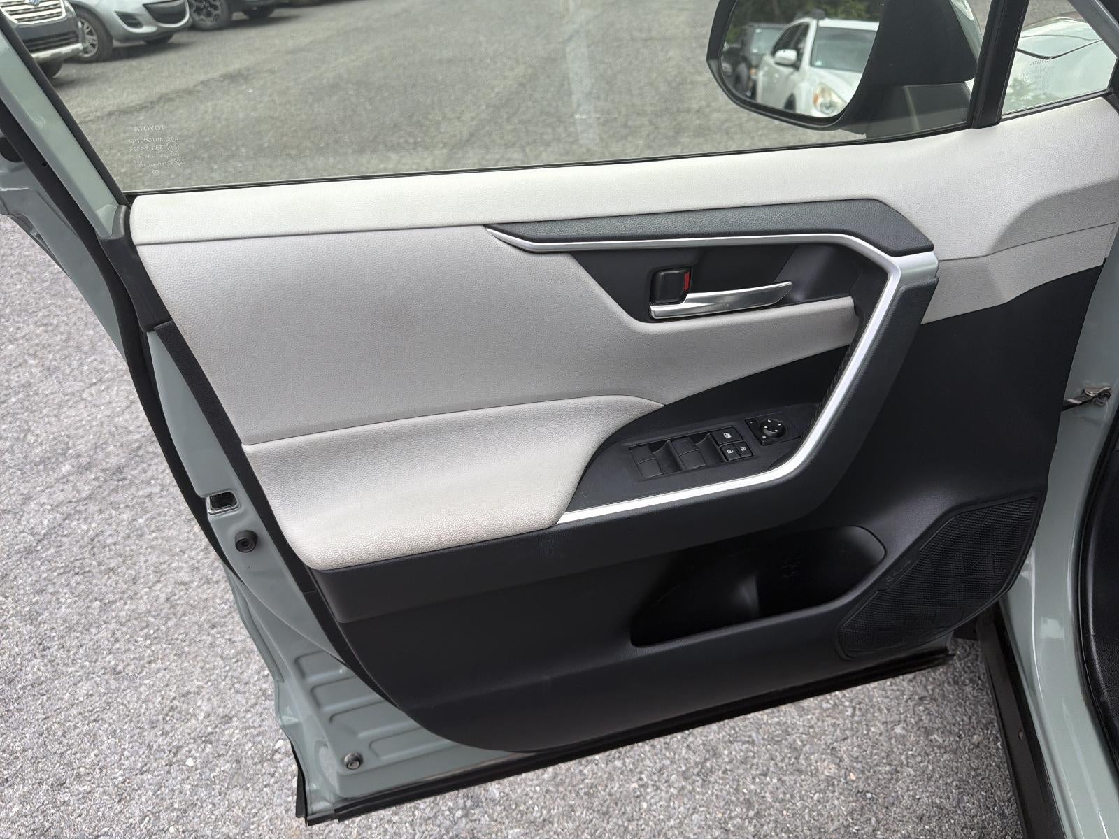 2019 Toyota RAV4 XLE AWD (Natl)