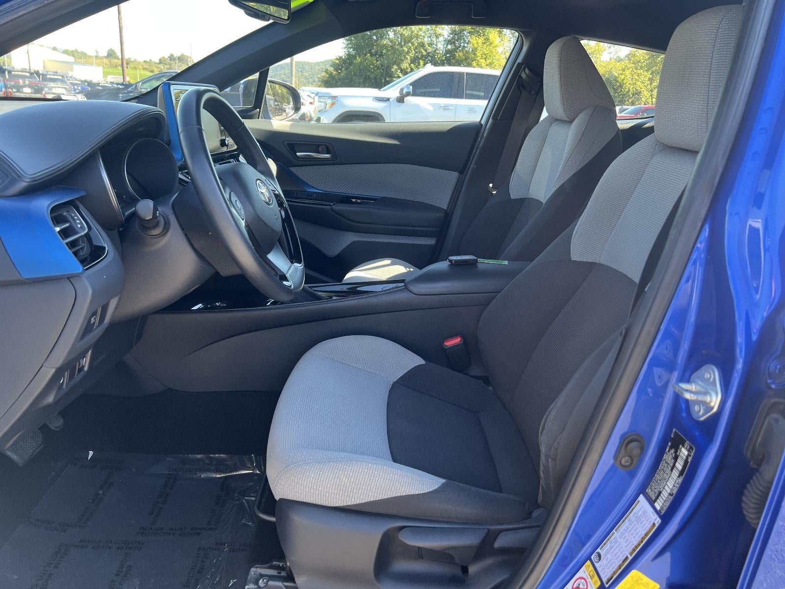 2019 Toyota C-HR XLE FWD (Natl)
