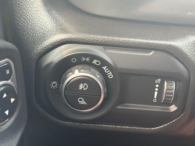 2023 Jeep Gladiator Overland 4x4 *Ltd Avail*