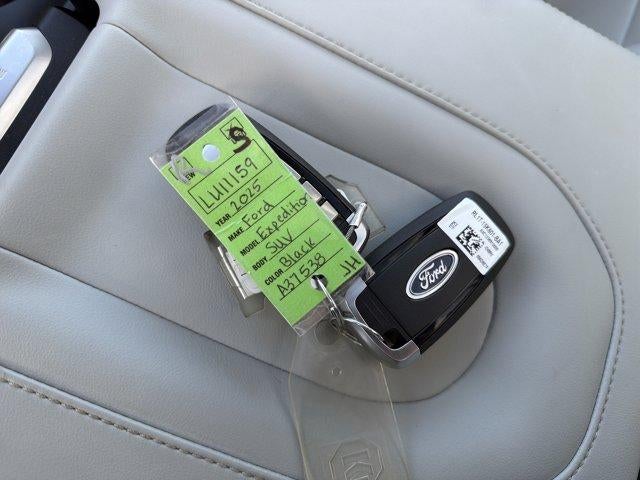 2025 Ford Expedition Platinum 4x4