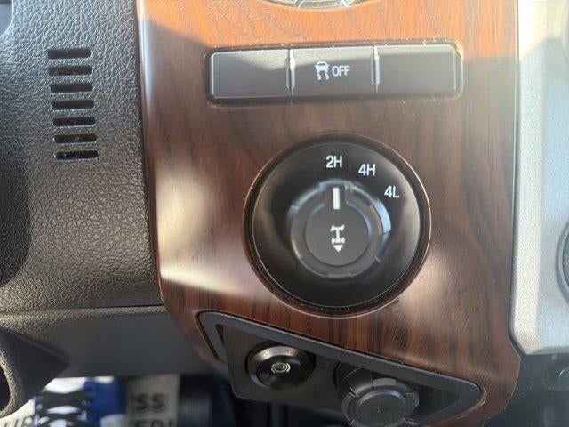 2015 Ford Super Duty F-250 SRW 4WD Crew Cab 6-3/4 Ft Box Lariat