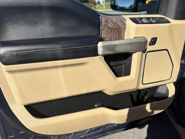 2019 Ford Super Duty F-350 SRW LARIAT 4WD Crew Cab 6.75' Box