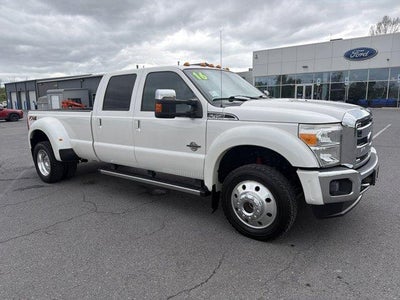 2016 Ford Super Duty F-450 DRW 4WD Crew Cab 8 Ft Box Lariat