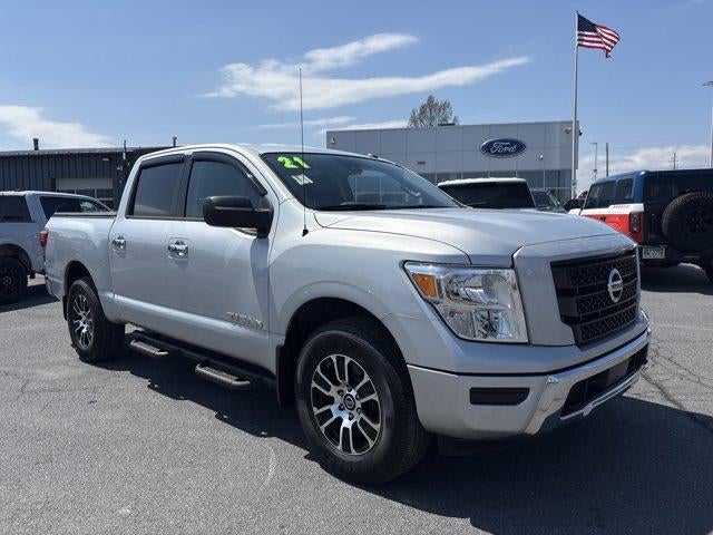 2021 Nissan Titan 4x4 Crew Cab SV