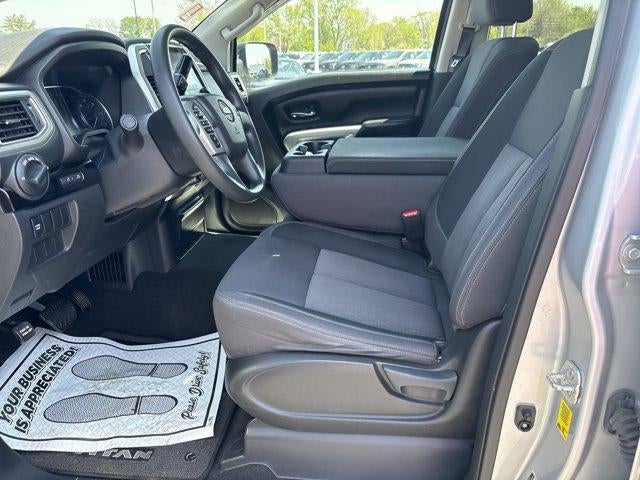 2021 Nissan Titan 4x4 Crew Cab SV