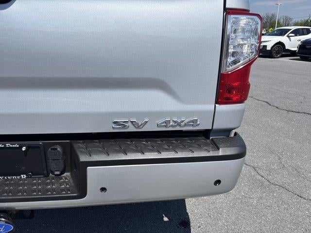 2021 Nissan Titan 4x4 Crew Cab SV