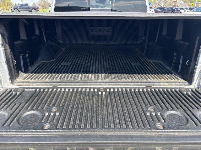 2021 Nissan Titan 4x4 Crew Cab SV