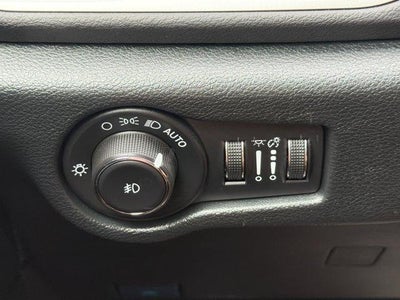 2025 Chrysler Pacifica Select FWD