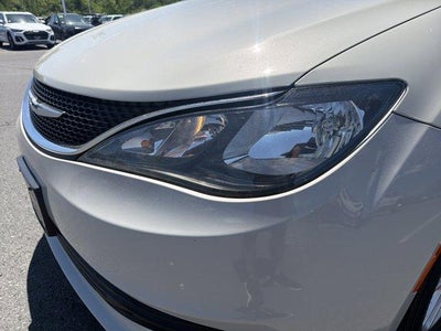 2017 Chrysler Pacifica Touring FWD