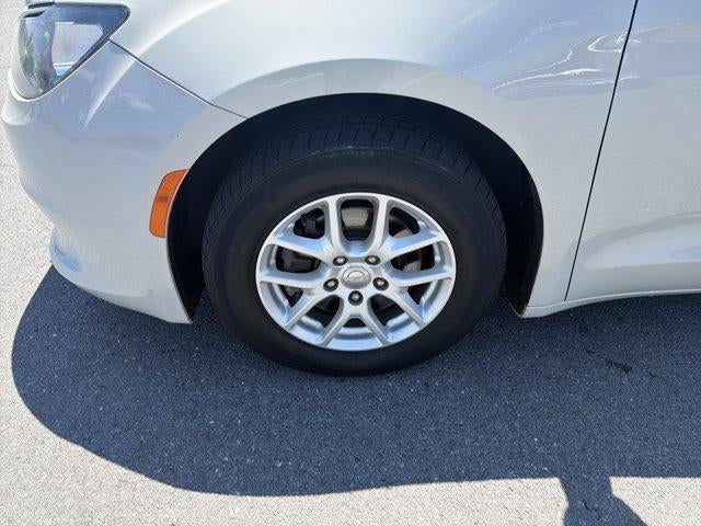 2017 Chrysler Pacifica Touring FWD