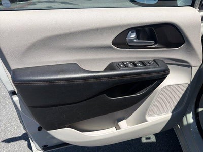 2017 Chrysler Pacifica Touring FWD