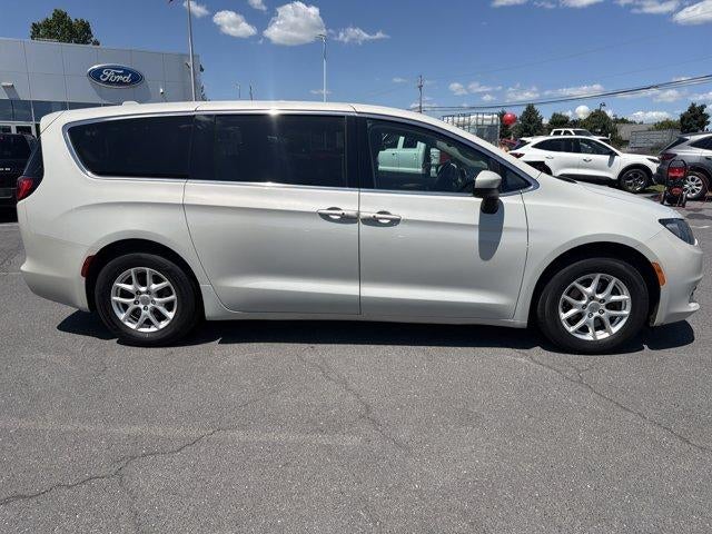 2017 Chrysler Pacifica Touring FWD