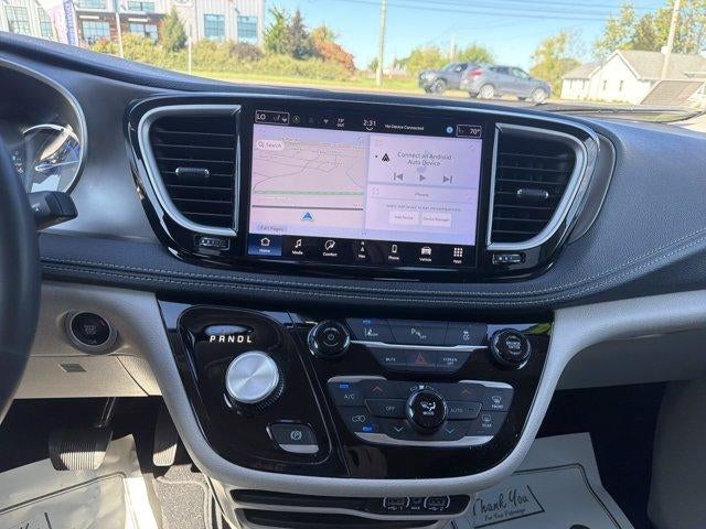 2024 Chrysler Pacifica Hybrid Select FWD